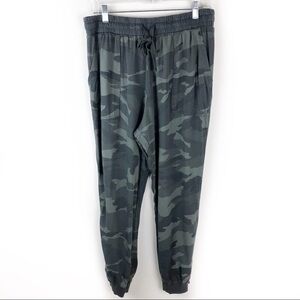 Splendid- Rayon Camo Joggers size: L